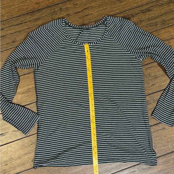 Lullulemon Love crew Long Sleeve T size 8 - Picture 4 of 6